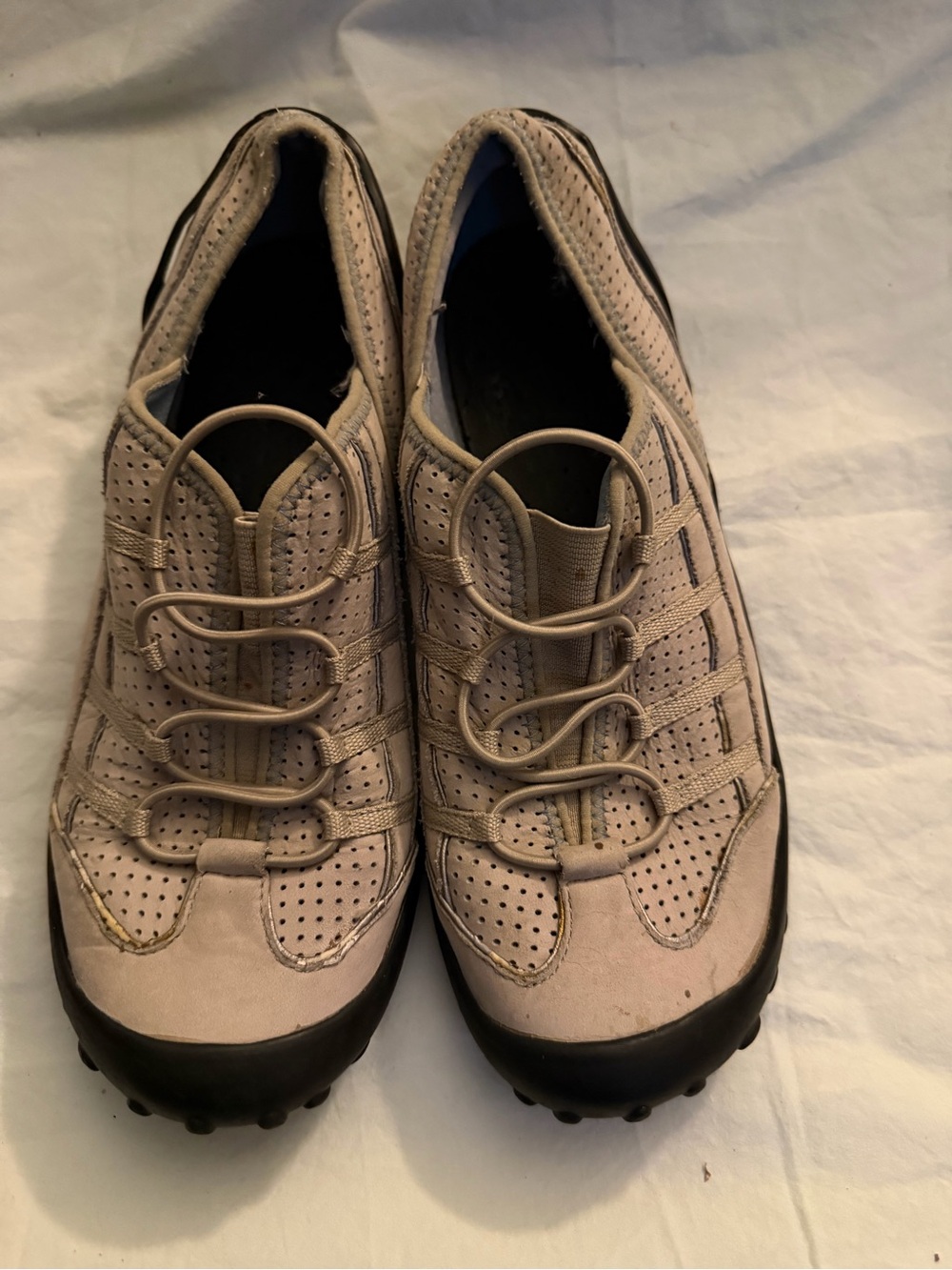 #530 Women's Beige Perforated Lace-Style Casual Sneakers